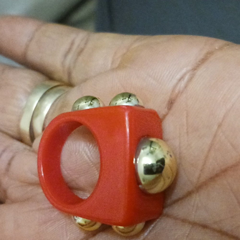 Red ring - Picture 2 of 2